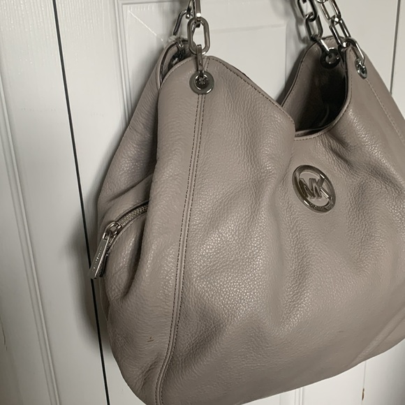 Grey Michael Kors soft leather bag like new condition. - Picture 2 of 7